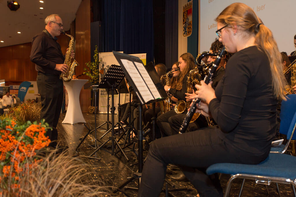 Die Big Band der Staatl. Realschule Weißenburg machte auch am Abend die musikalische Begleitung.