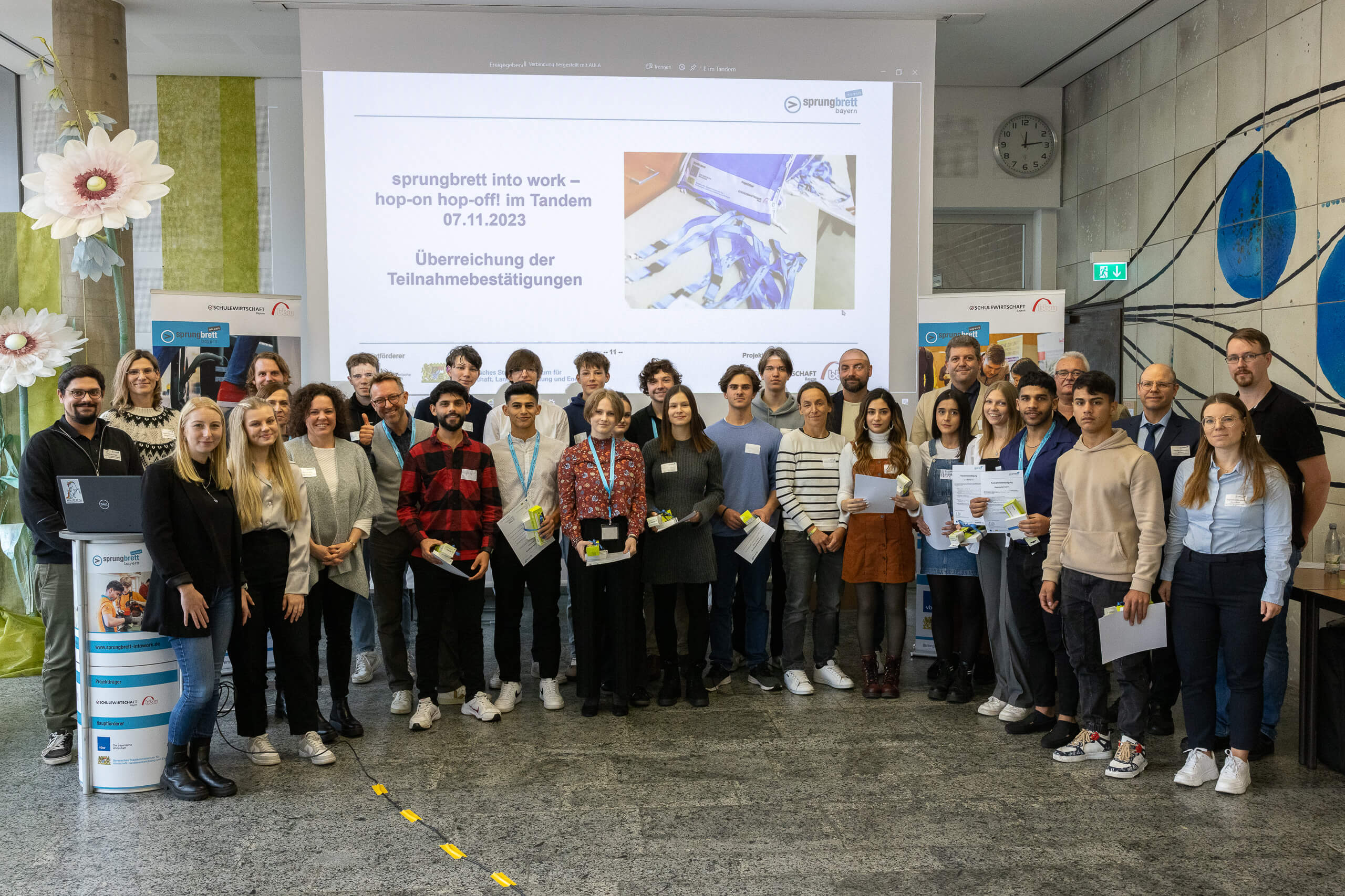 Gruppenfoto aller Teilehmer*innen der Coburger Praktikumswoche.